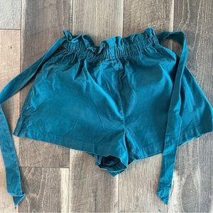Women’s paper bag shorts